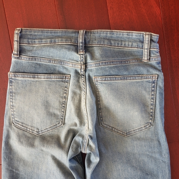 Nwot UniQlo distressed high rise jeans - Picture 5 of 6
